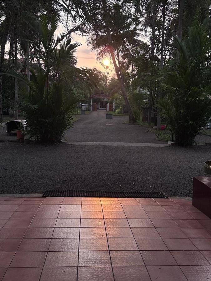 Babira Brookside Heritage Resort คุมาราคม ภายนอก รูปภาพ