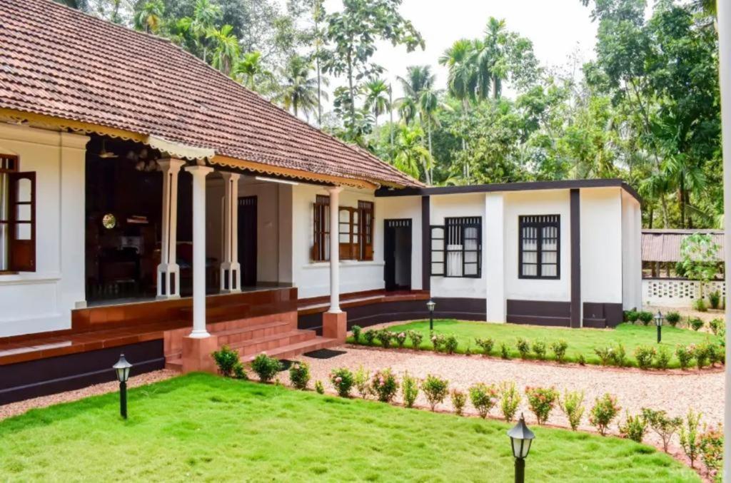 Babira Brookside Heritage Resort คุมาราคม ภายนอก รูปภาพ