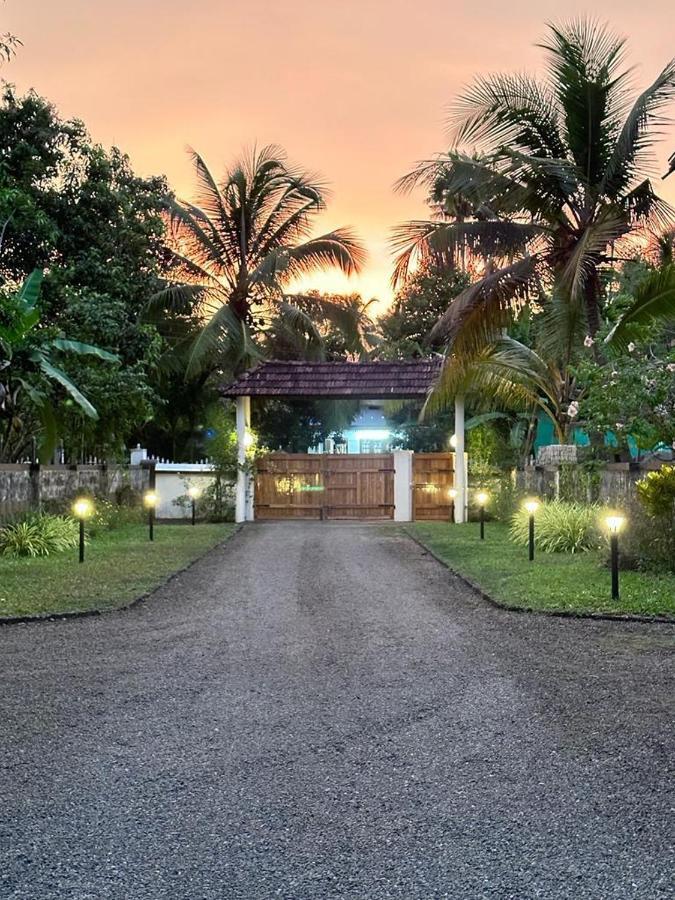 Babira Brookside Heritage Resort คุมาราคม ภายนอก รูปภาพ
