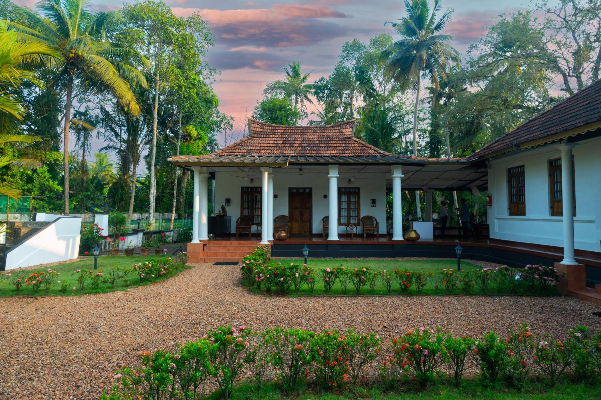 Babira Brookside Heritage Resort คุมาราคม ภายนอก รูปภาพ