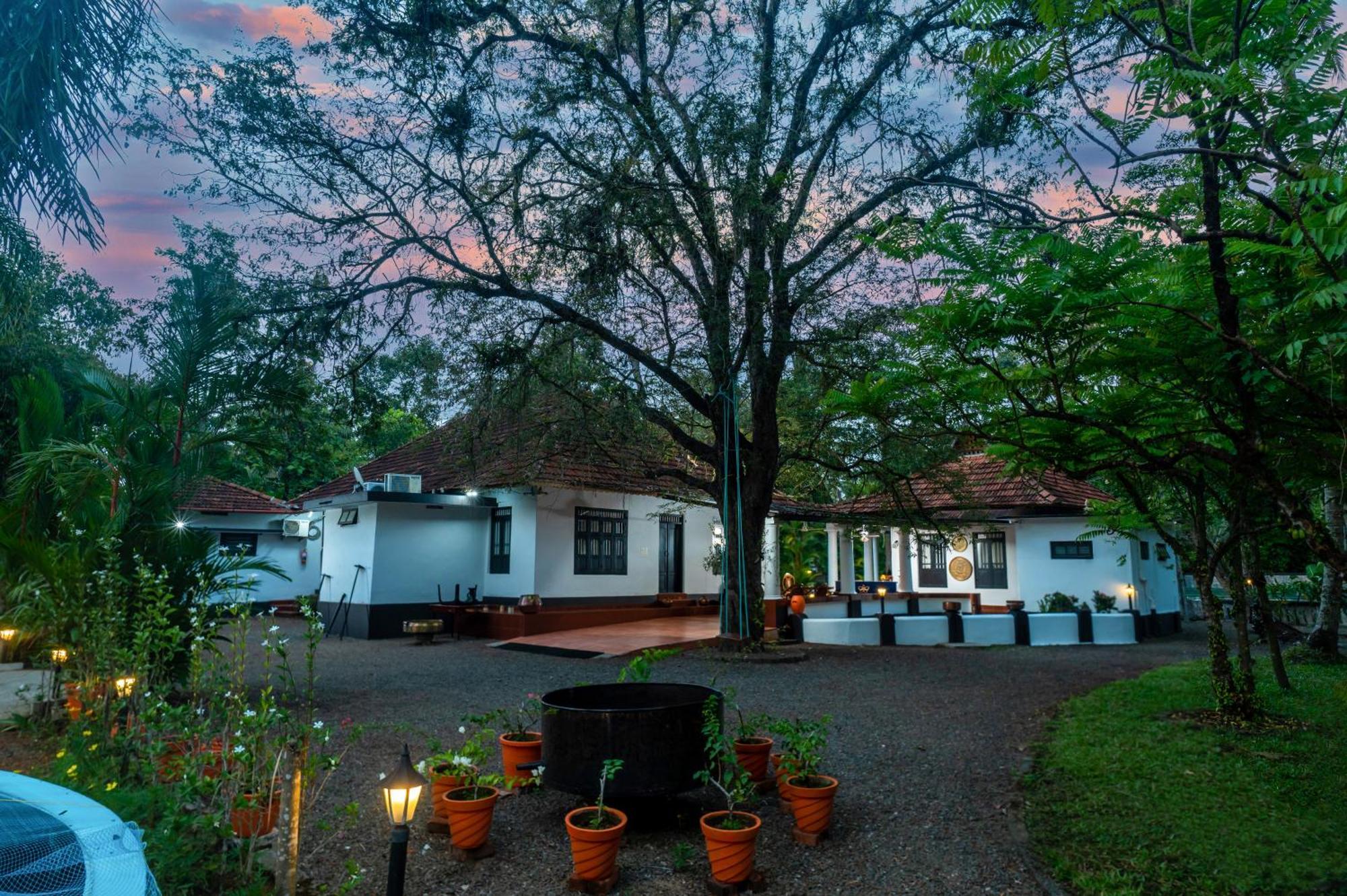 Babira Brookside Heritage Resort คุมาราคม ภายนอก รูปภาพ