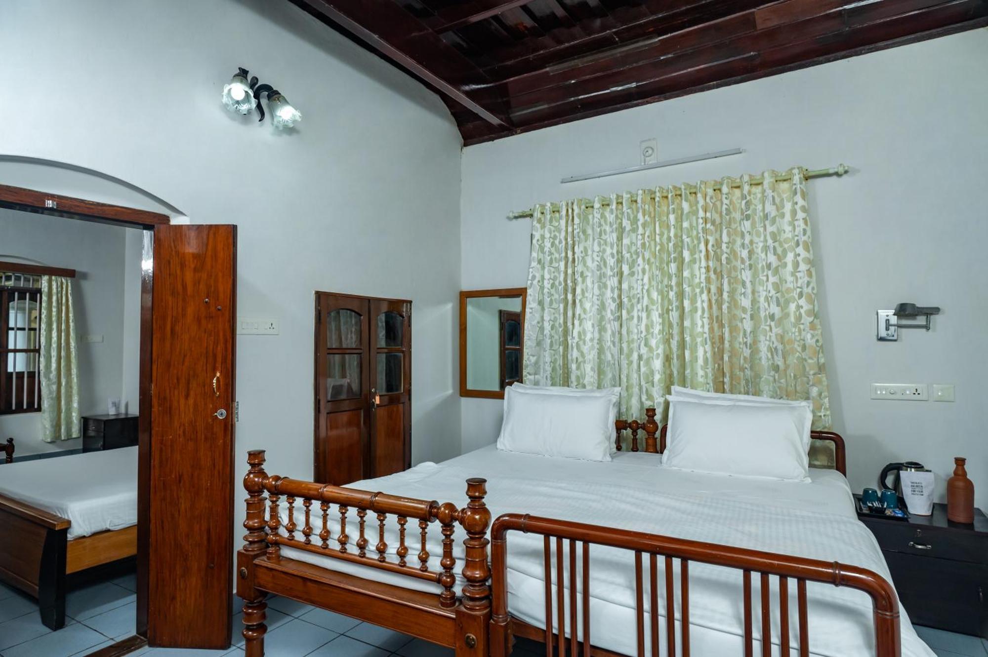 Babira Brookside Heritage Resort คุมาราคม ภายนอก รูปภาพ