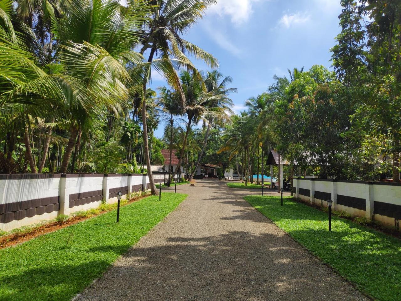 Babira Brookside Heritage Resort คุมาราคม ภายนอก รูปภาพ